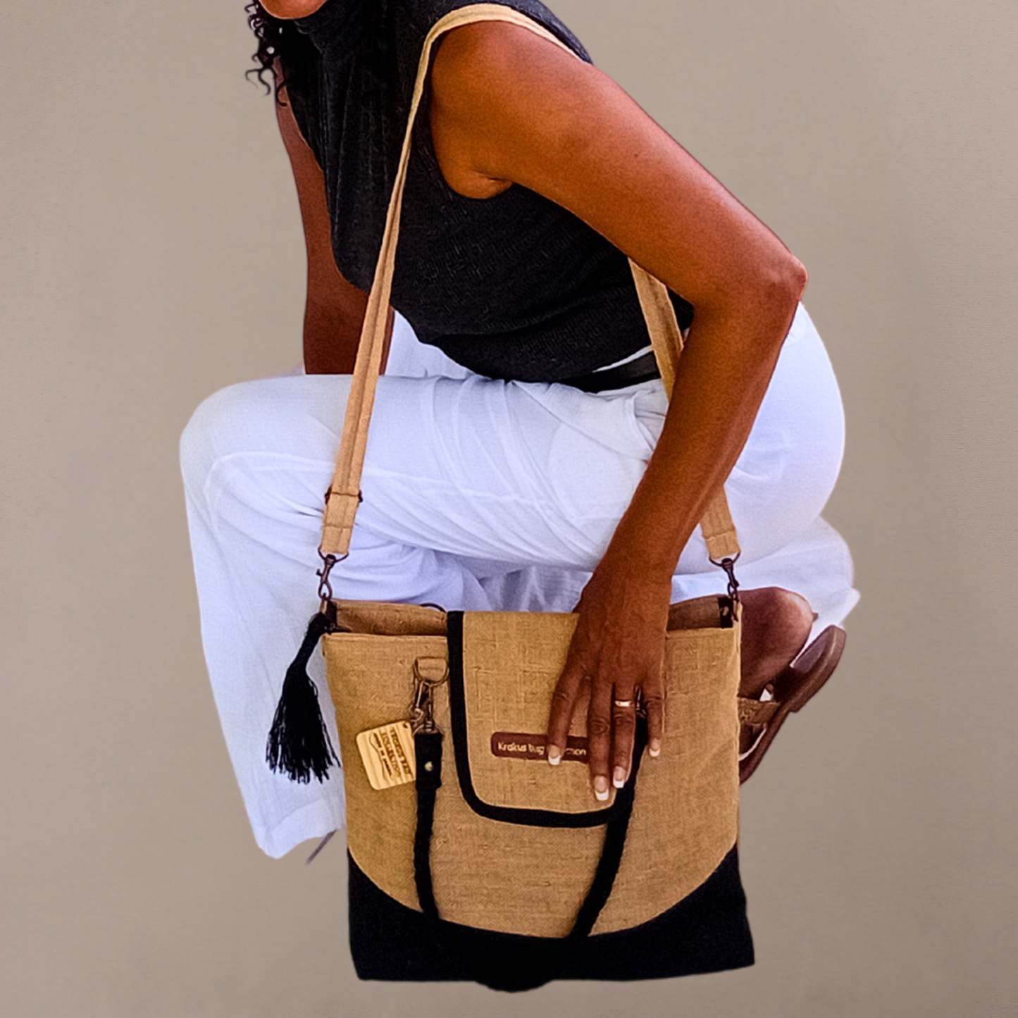 Tote with Black Linen Accent